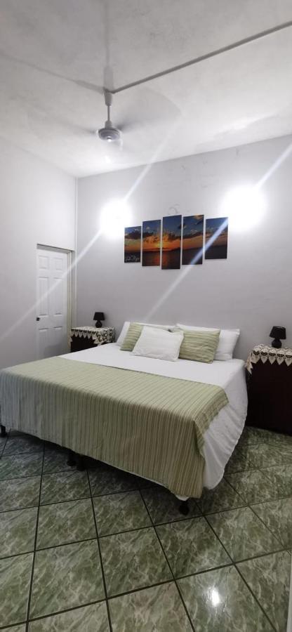 Hostal Tah Itza Flores Bagian luar foto
